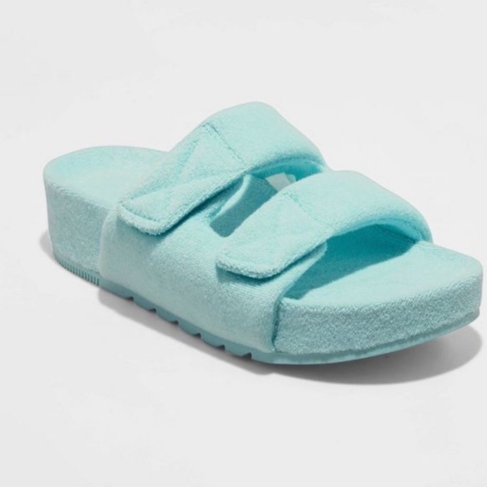 NWT , a new day blue sandals size 8